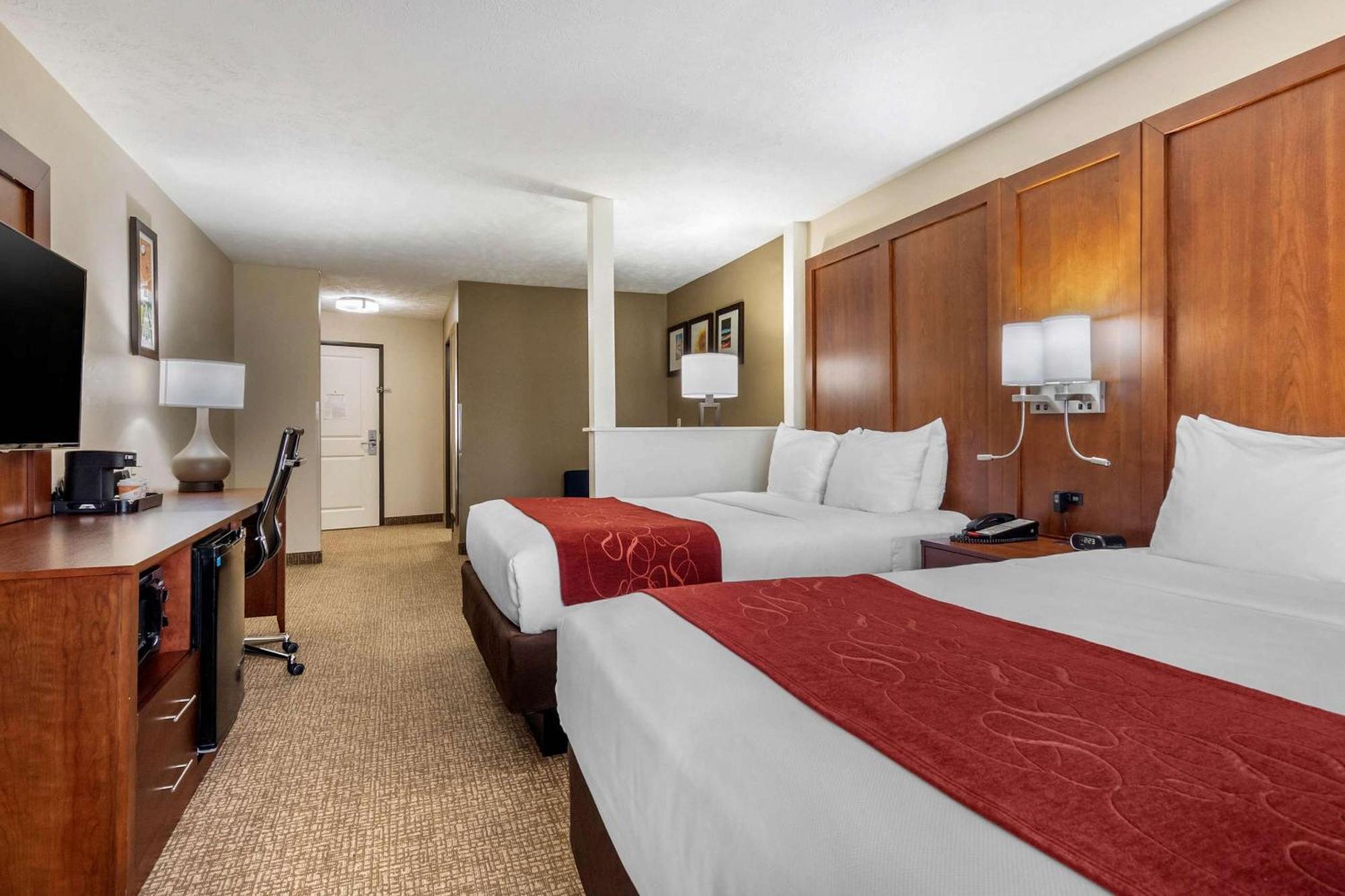 Comfort Suites Speedway - Kansas City Exterior foto