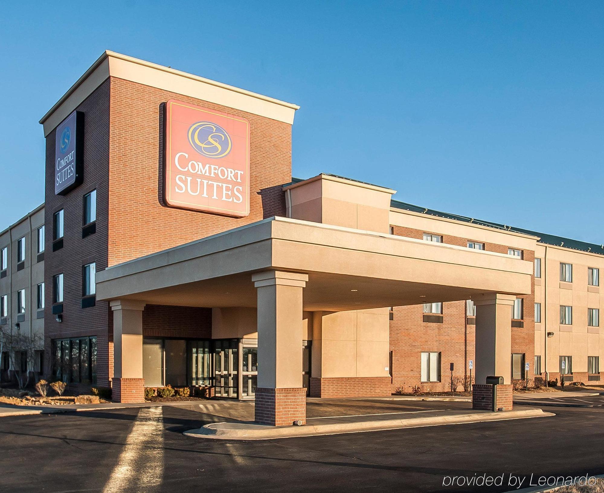 Comfort Suites Speedway - Kansas City Exterior foto