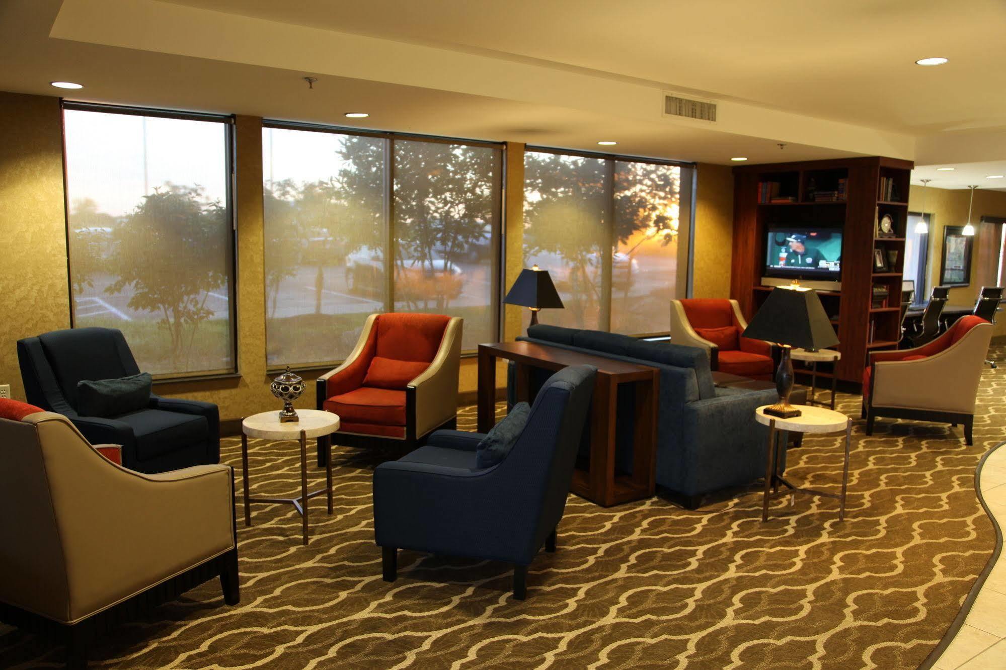 Comfort Suites Speedway - Kansas City Exterior foto